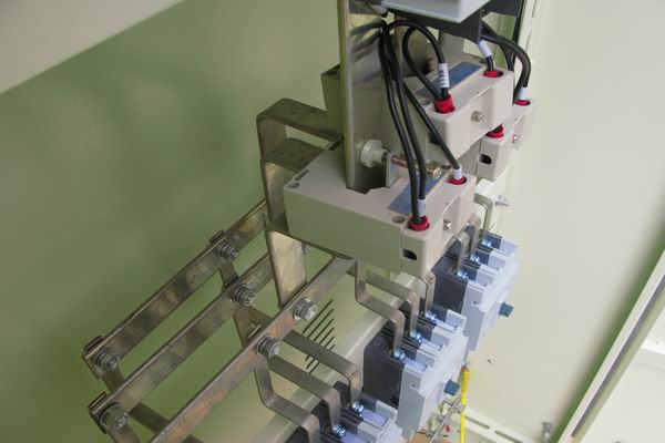 峄城配电柜-应急照明配电柜使用对工作人员的具